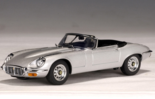 Jaguar E Typ Cabrio Serie III V12 silber metallik 1:43 Jaguar E Typ Cabrio Serie III V12 silber metallik 1:43