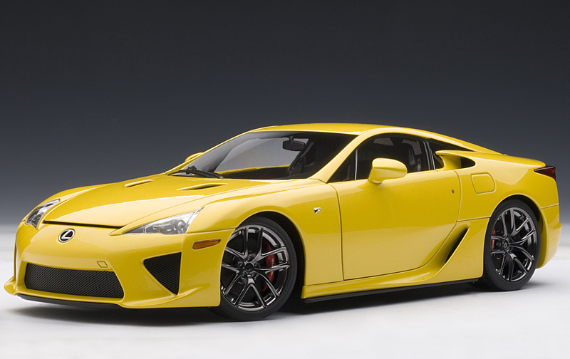 Lexus LFA Coupe 2011 perl gelb 1:18 Lexus LFA Coupe 2011 perl gelb 1:18