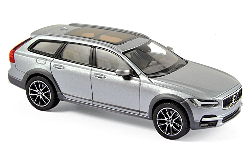 Volvo V90 Cross Country 2017 silber metallik 1:43 Volvo V90 Cross Country 2017 silber metallik 1:43