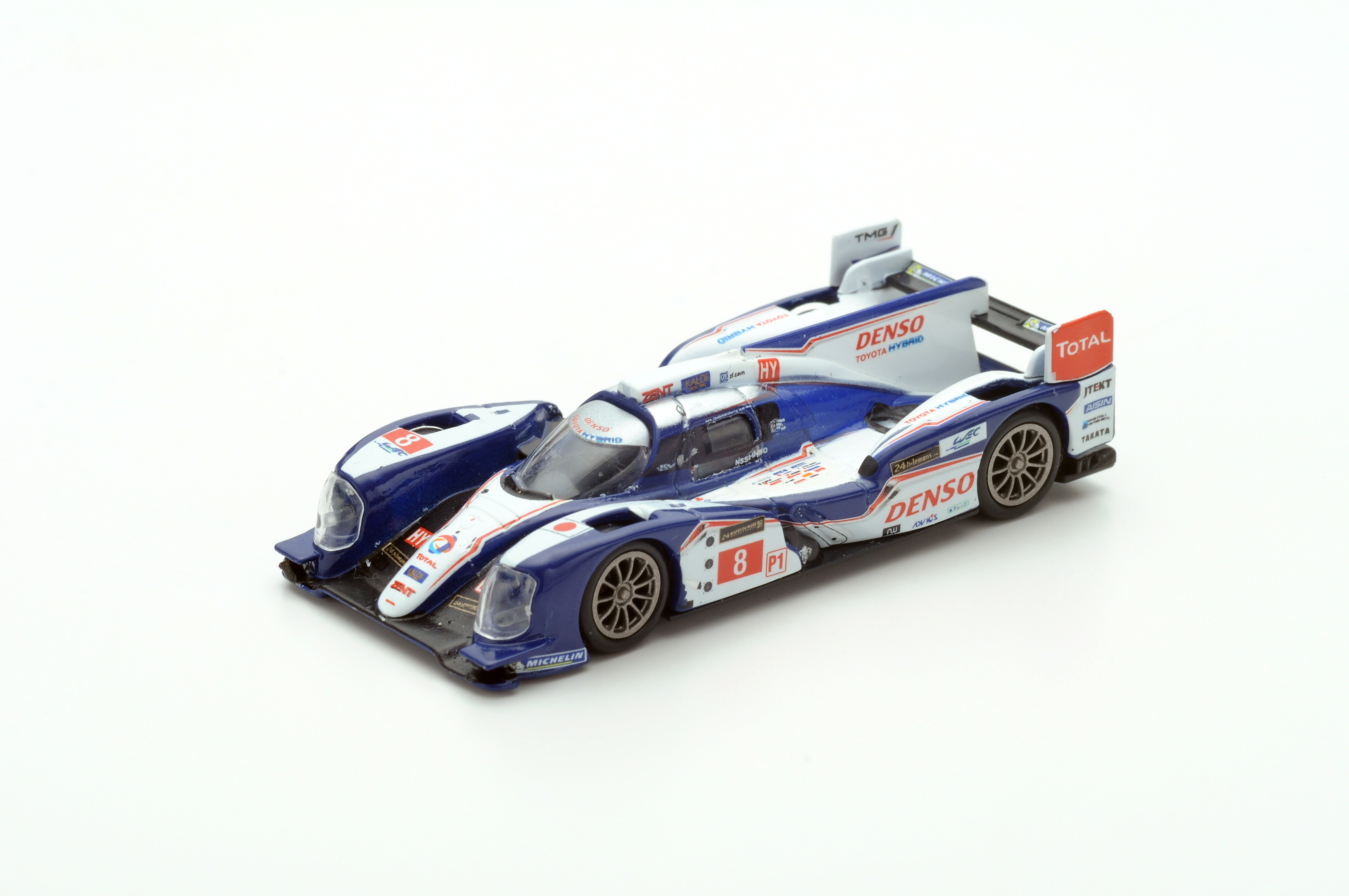 Toyota TS030 Hybrid 2013 Le Mans DAVIDSON / BUEMI / SARRAZIN 1:64 SPARK Toyota TS030 Hybrid 2013 Le Mans DAVIDSON / BUEMI / SARRAZIN 1:64 SPARK
