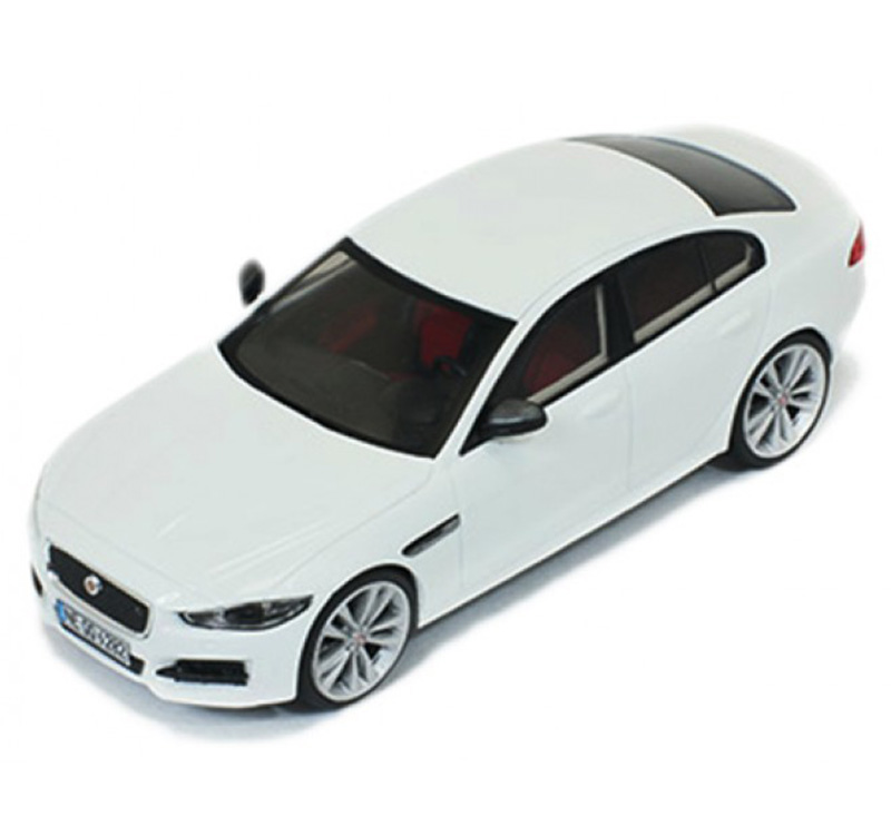 Jaguar XE R-Sport Sportlimousine 2015 weiss 1:43 Jaguar XE R-Sport Sportlimousine 2015 weiss 1:43