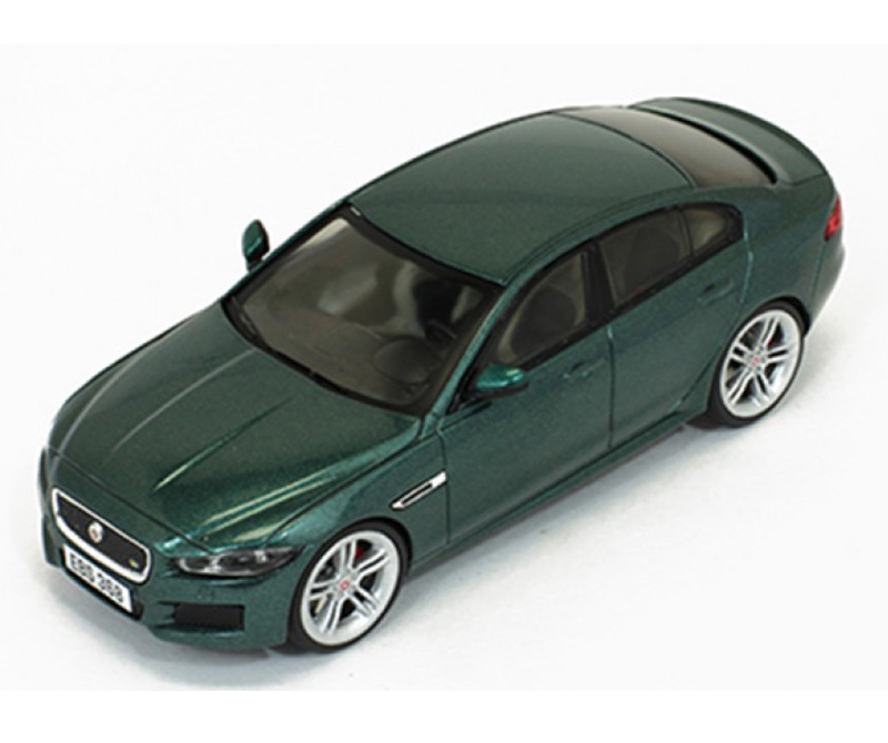 Jaguar XE S X760 V6 Sportlimousine 2015 grün metallik 1:43 Jaguar XE S X760 V6 Sportlimousine 2015 grün metallik 1:43