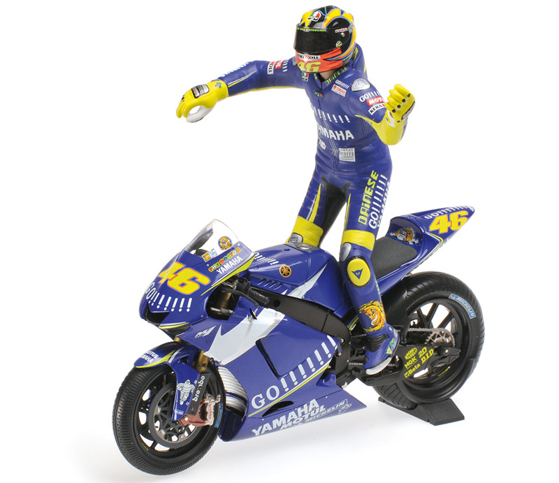 Valentino Rossi Yamaha YZR-M1 Bike and Figure MotoGP Donington 2005 