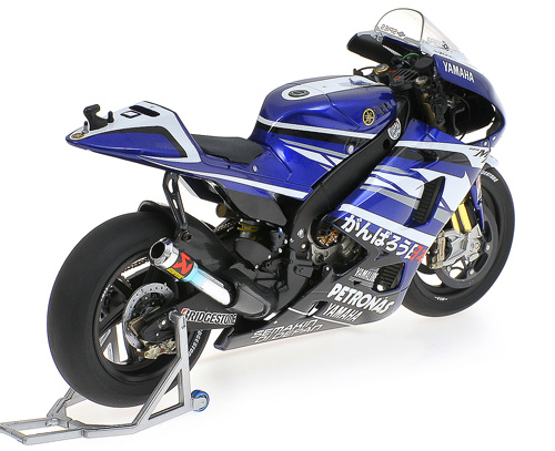 Yamaha YZR-M1 GP 2011 # 11 Ben Spies 1:12 Motorrad Modell diecast model 