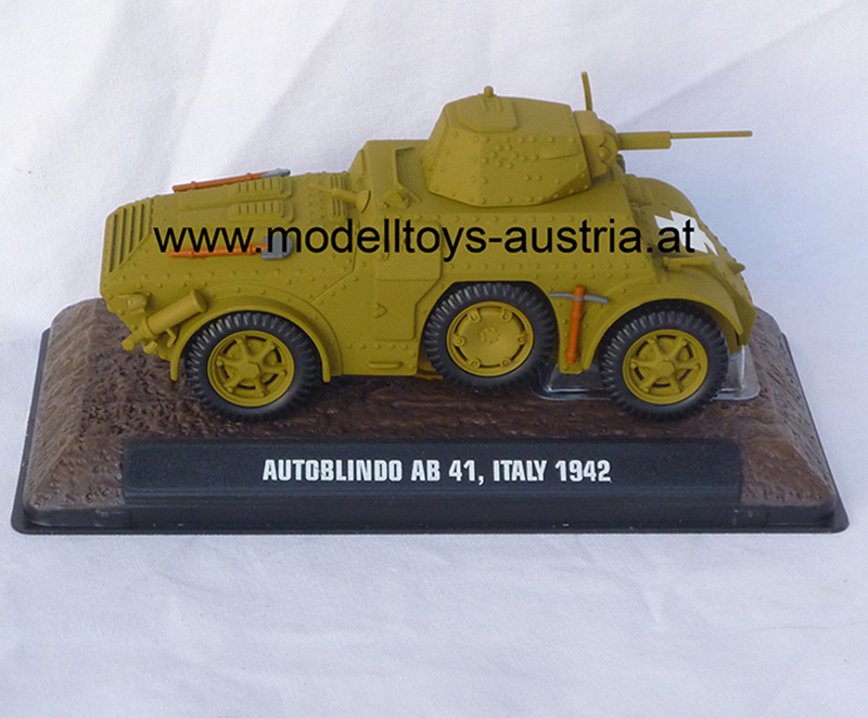 Autoblindo AB 41 Italien 1942 1:43 Fertigmodell aus Metall in Displayvitrine 