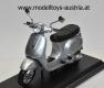 Vespa LX 125 2005 silber metallik 1:18